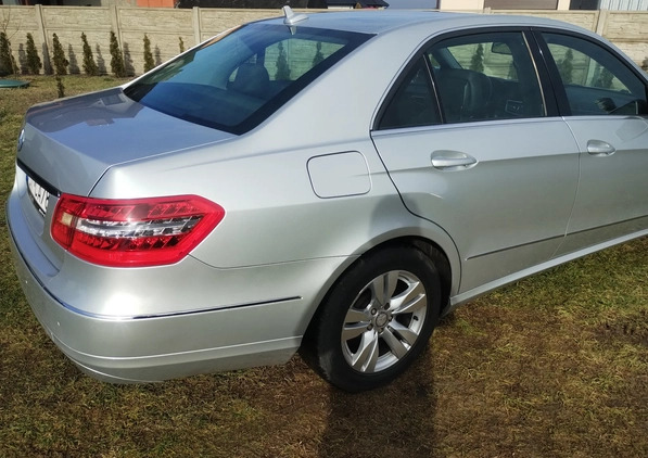 Mercedes-Benz Klasa E cena 45300 przebieg: 208000, rok produkcji 2010 z Węgliniec małe 407